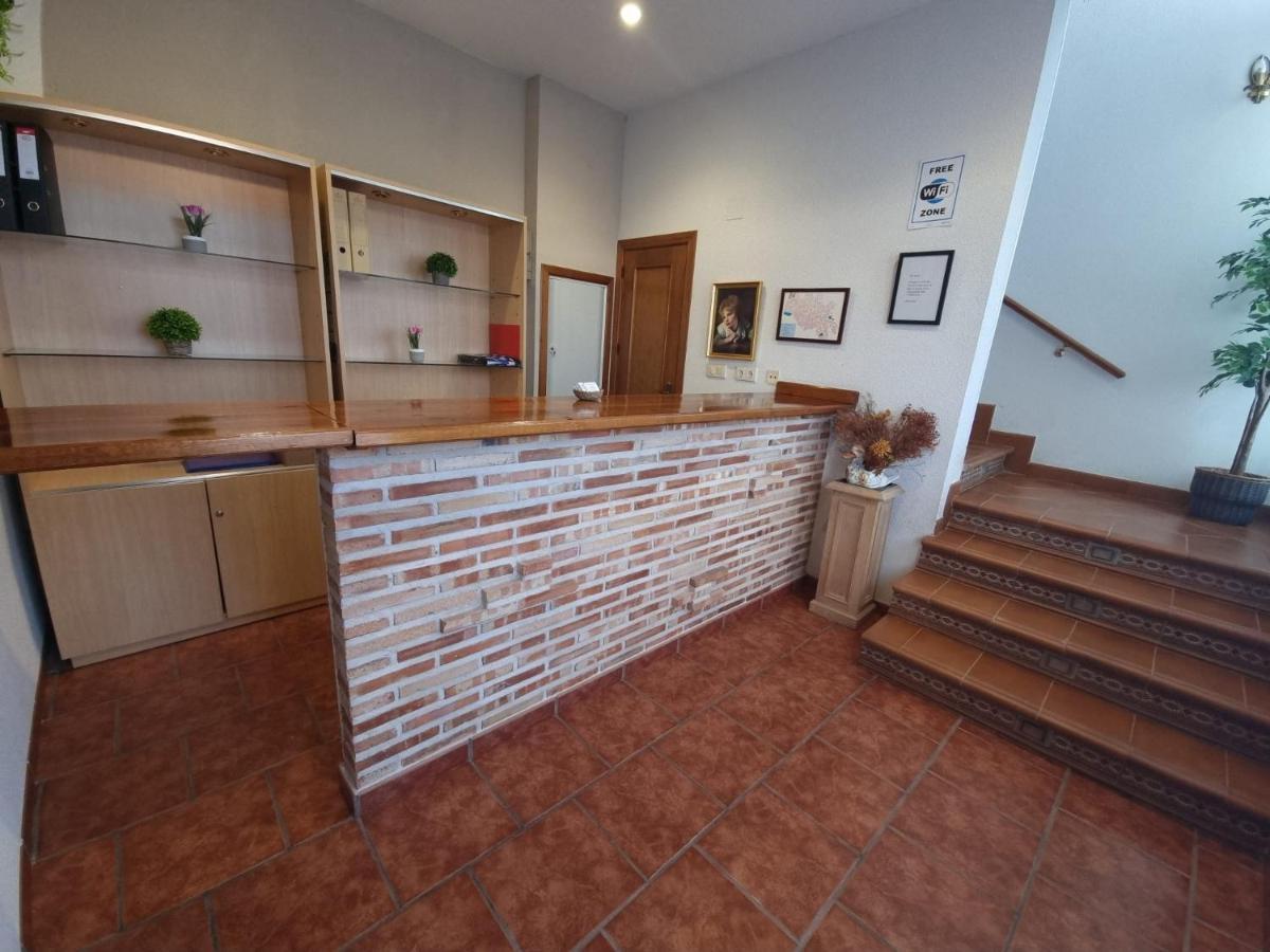 Hostal Casa Fran Ла-Пуэблануэва Экстерьер фото